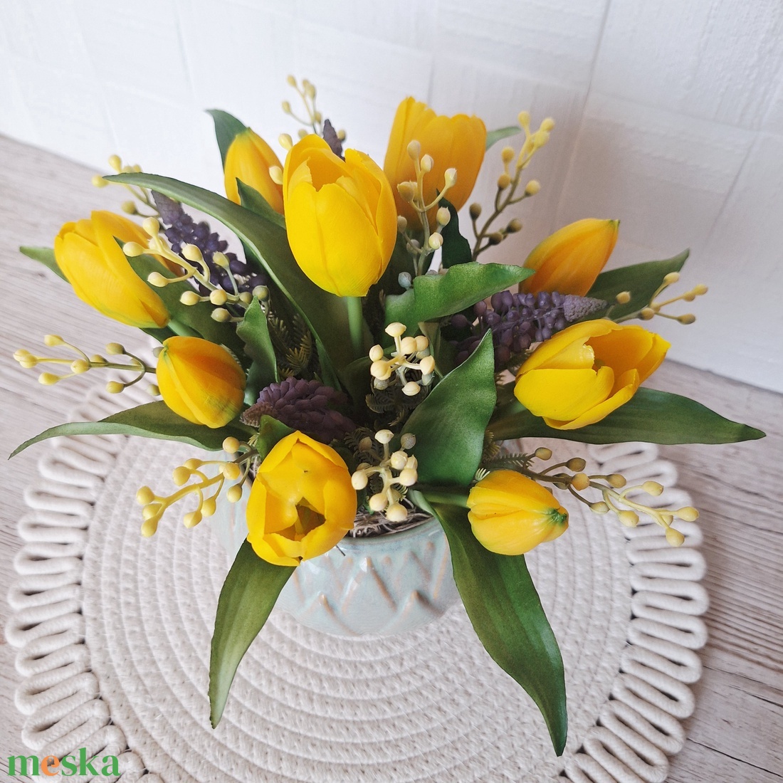 Tavaszi asztaldísz tulipánokkal - otthon & életmód - dekoráció - asztal és polc dekoráció - asztaldísz - Meska.hu