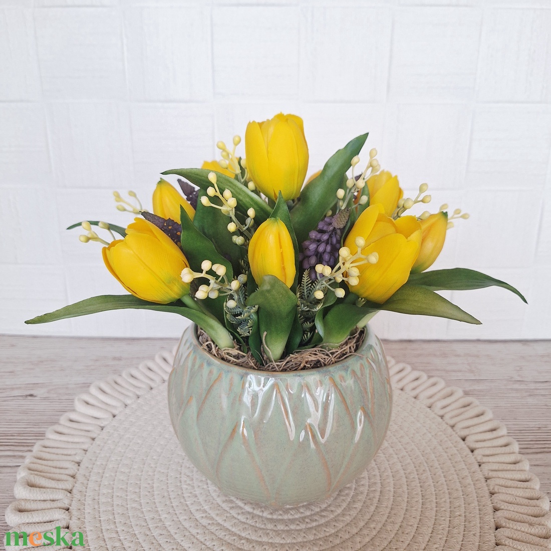 Tavaszi asztaldísz tulipánokkal - otthon & életmód - dekoráció - asztal és polc dekoráció - asztaldísz - Meska.hu