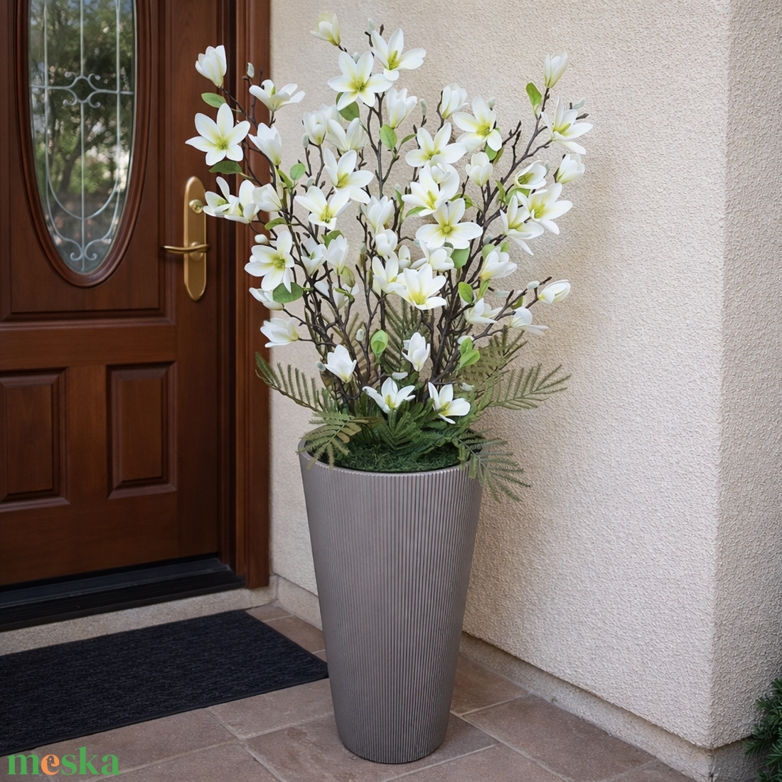 Magnólia dekoráció magas kaspóban - otthon & életmód - virágdekoráció - virágdíszek - virágdísz kaspóban - Meska.hu