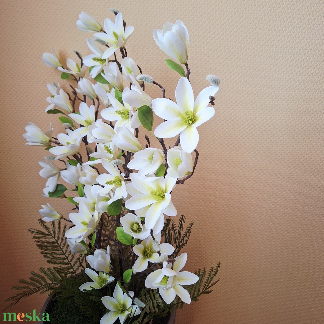 Magnólia dekoráció magas kaspóban - otthon & életmód - virágdekoráció - virágdíszek - virágdísz kaspóban - Meska.hu