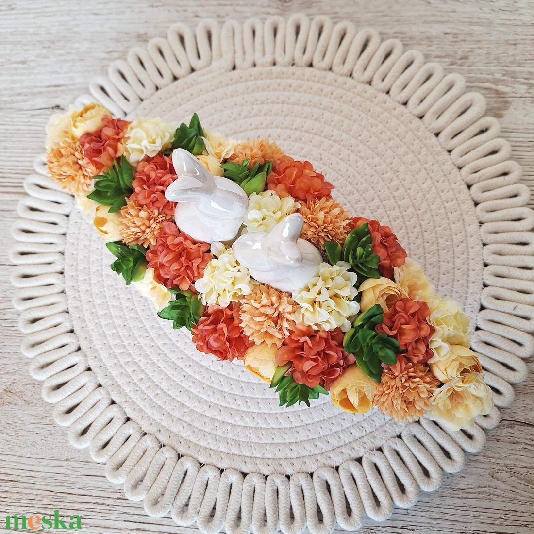   Húsveti asztaldísz kerámia nyuszikkal - ünnepi díszek, dekorációk - húsvéti díszek és dekorációk - húsvéti virágos díszek - Meska.hu