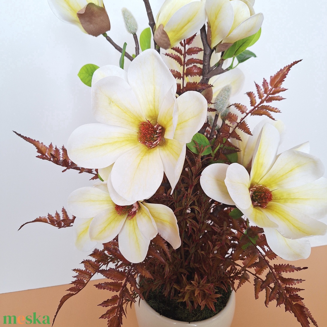 Nagy virágú magnólia kerámia kaspóban-krém I. - otthon & életmód - virágdekoráció - virágdíszek - virágdísz kaspóban - Meska.hu