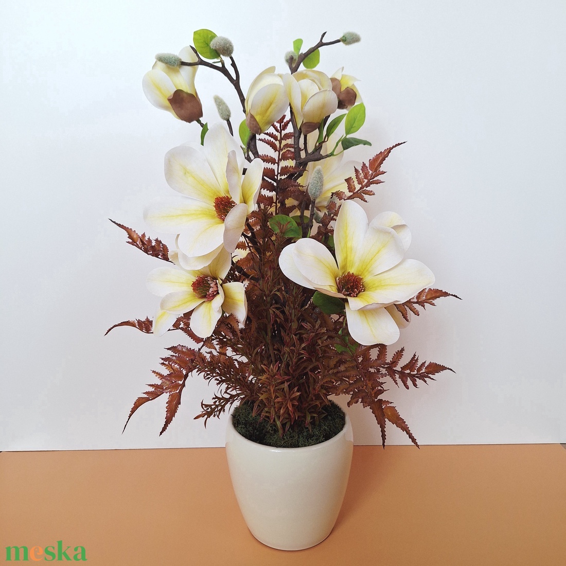 Nagy virágú magnólia kerámia kaspóban-krém I. - otthon & életmód - virágdekoráció - virágdíszek - virágdísz kaspóban - Meska.hu