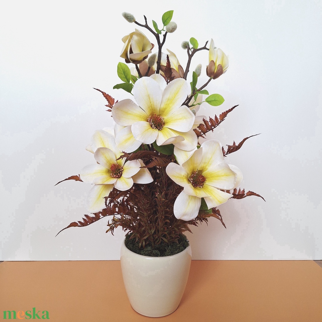 Nagy virágú magnólia kerámia kaspóban-krém I. - otthon & életmód - virágdekoráció - virágdíszek - virágdísz kaspóban - Meska.hu