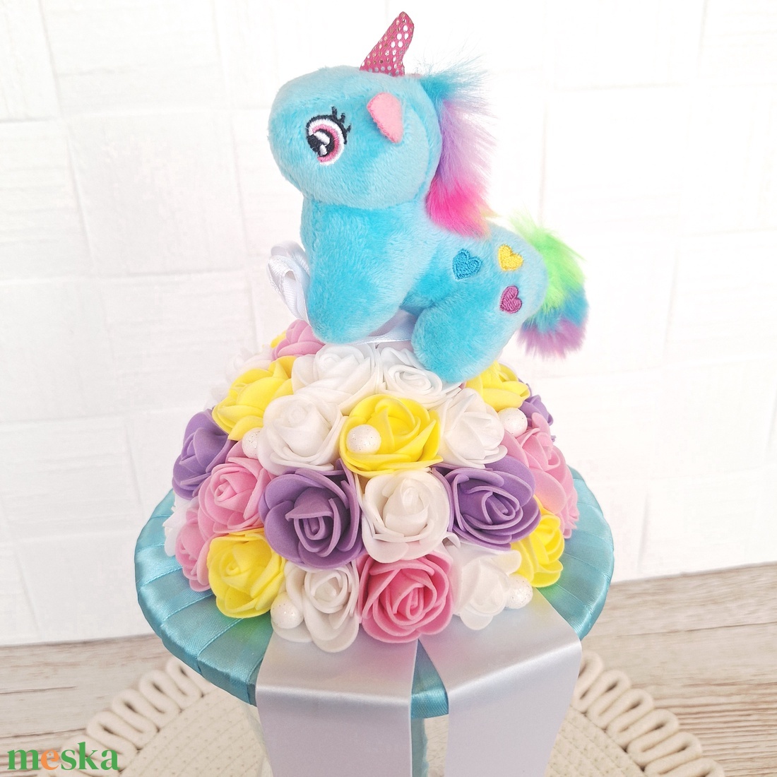 Ovis ballagási csokor plüss unikornissal III. - otthon & életmód - virágdekoráció - virágok - virágcsokor - Meska.hu