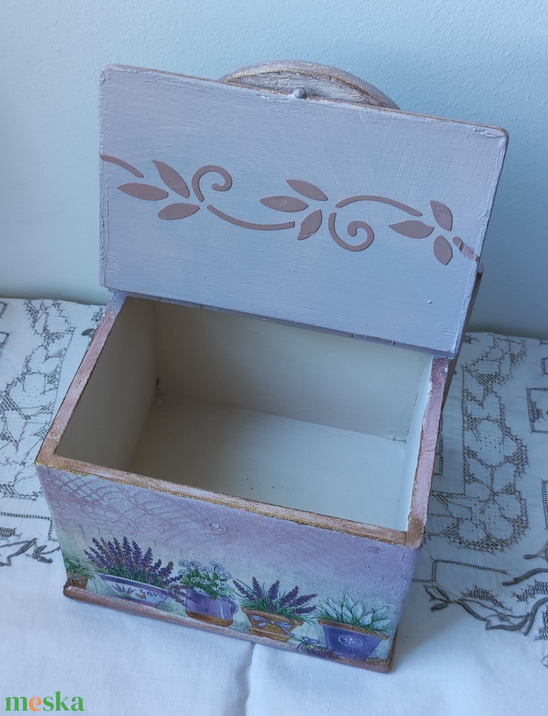 Levendulás antik, felújított fali sótartó - otthon & életmód - konyhafelszerelés, tálalás - konyhai tárolás - fűszertartó - Meska.hu