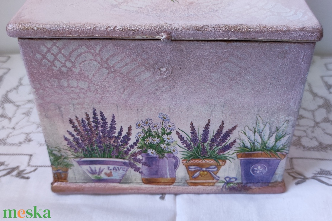 Levendulás antik, felújított fali sótartó - otthon & életmód - konyhafelszerelés, tálalás - konyhai tárolás - fűszertartó - Meska.hu
