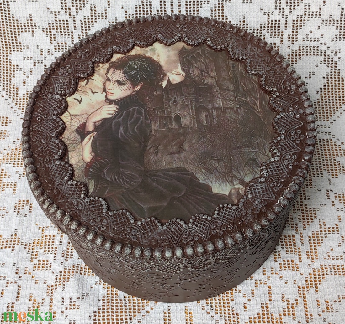 Különleges technikával készült nagyméretű kerek doboz - otthon & életmód - tárolás & rendszerezés - doboz - Meska.hu