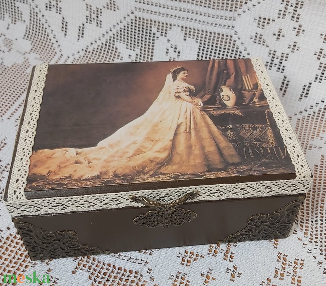 Sisi/Sissi/Erzsébet királyné díszdoboz/teás doboz/kávés doboz/teafilteres - otthon & életmód - dekoráció - asztal és polc dekoráció - díszdoboz - Meska.hu