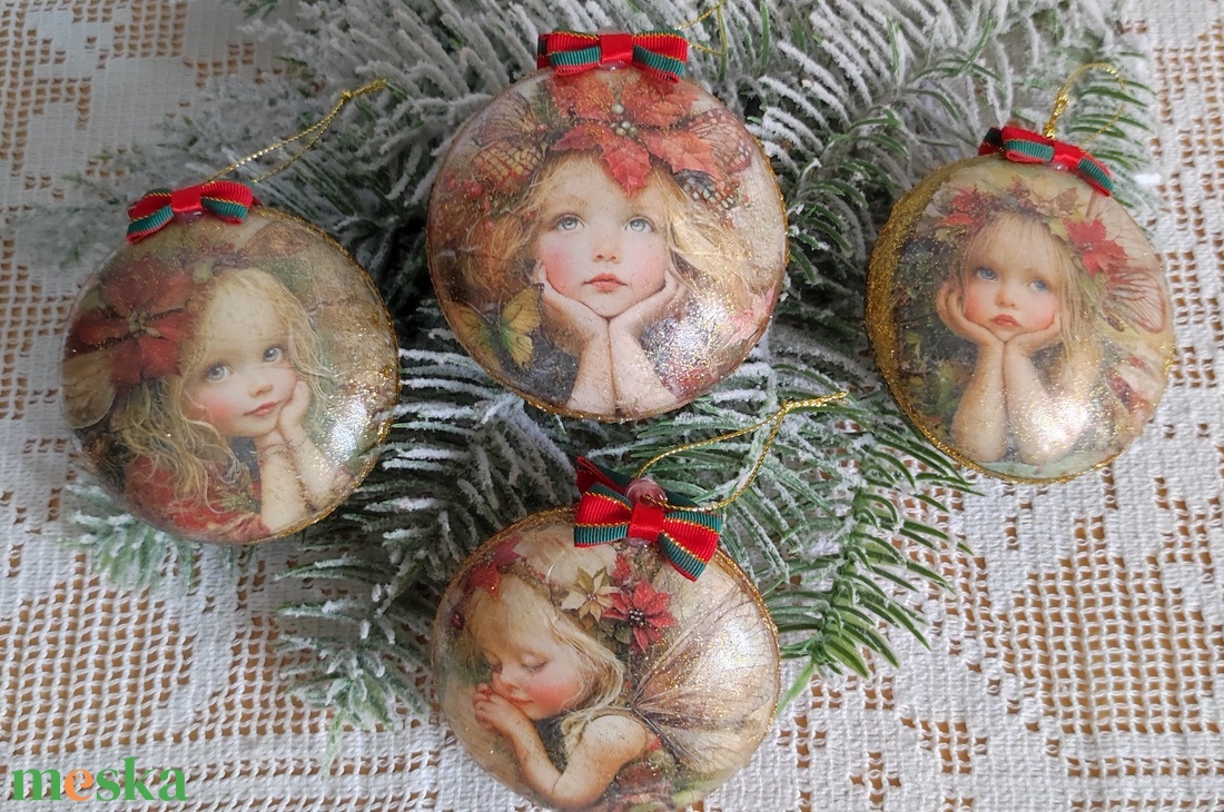 Medalion formájú karácsonyi díszek - karácsony - karácsonyi lakásdekoráció - karácsonyfadíszek - Meska.hu