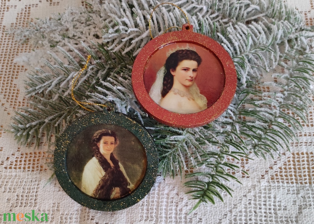 Erzsébet királyné / Sisi arcképével díszített karácsonyfadísz - karácsony - karácsonyi lakásdekoráció - karácsonyfadíszek - Meska.hu