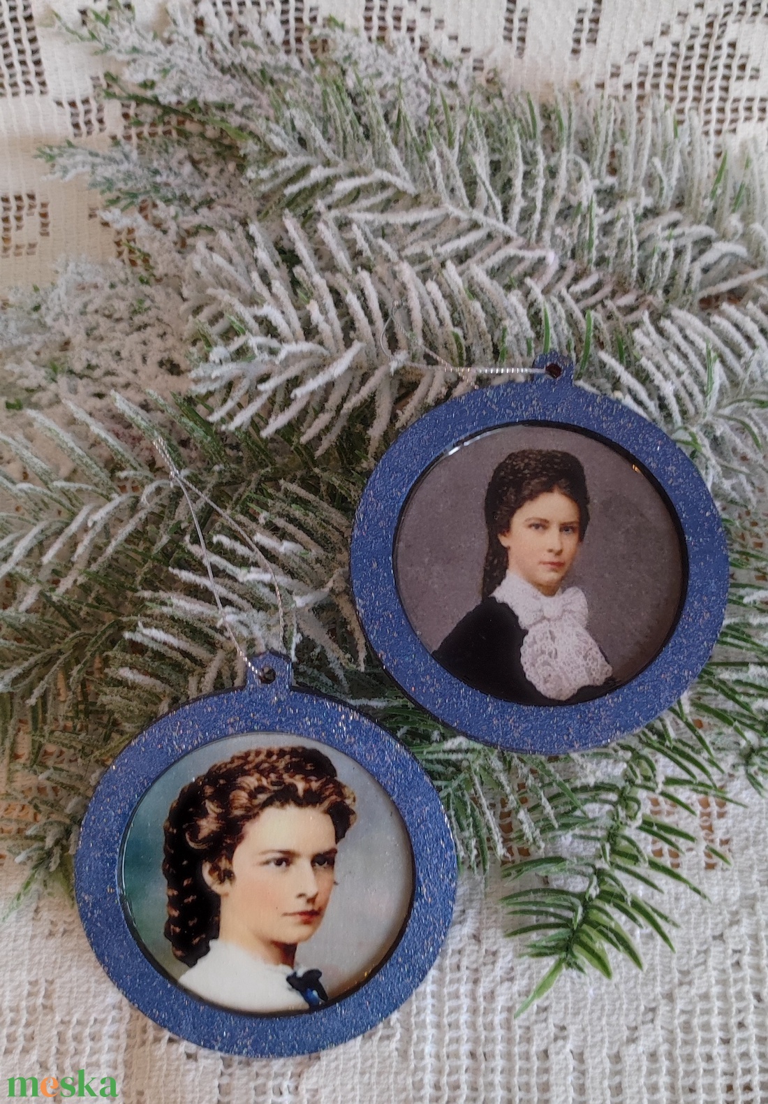 Erzsébet királyné / Sisi arcképével díszített karácsonyfadísz - karácsony - karácsonyi lakásdekoráció - karácsonyfadíszek - Meska.hu