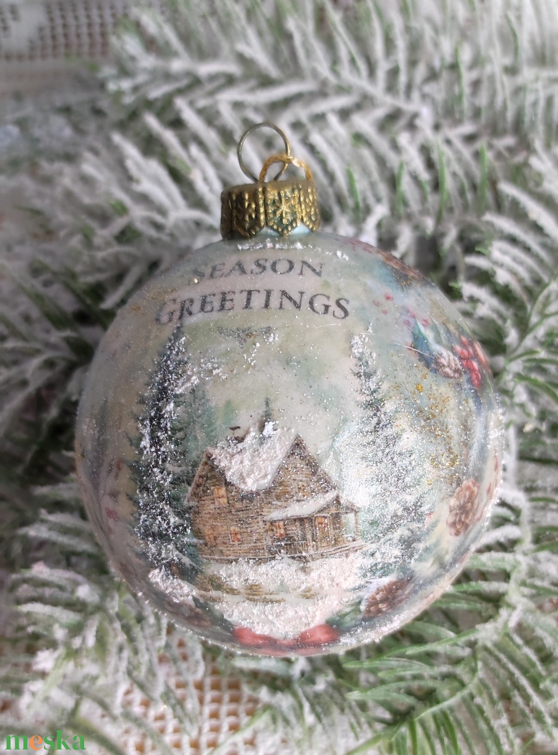 Homorú karácsonyi gömb decoupage technikával díszítve - karácsony - karácsonyi lakásdekoráció - karácsonyfadíszek - Meska.hu