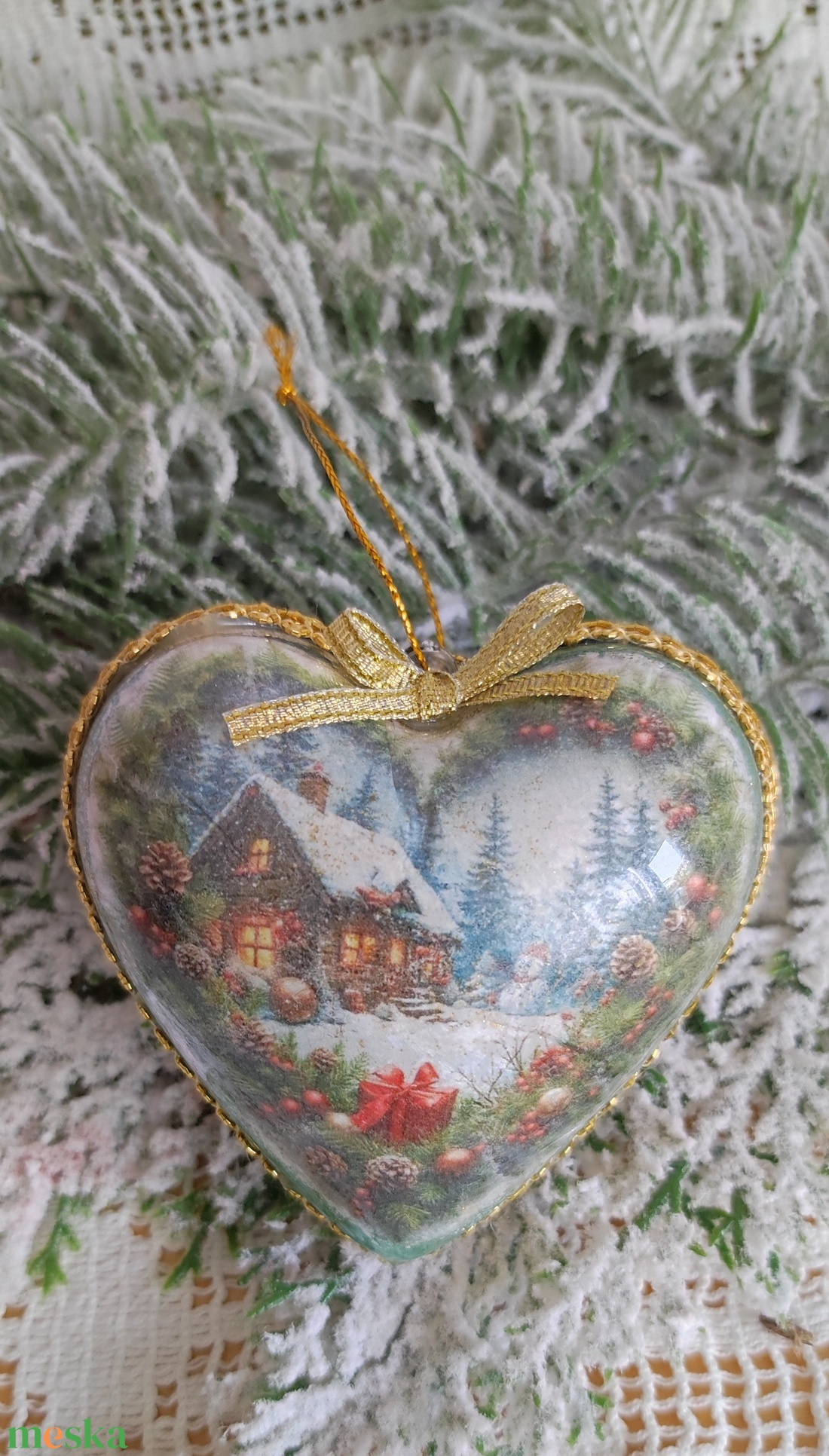 Szív alakú karácsonyfadísz bájos képekkel - karácsony - karácsonyi lakásdekoráció - karácsonyfadíszek - Meska.hu