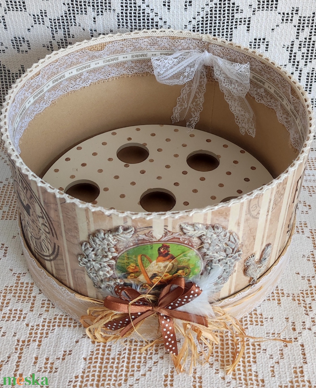 Egyedi, kör alakú vintage tojástartó - ünnepi díszek, dekorációk - húsvéti díszek és dekorációk - húsvéti tojástartó - Meska.hu