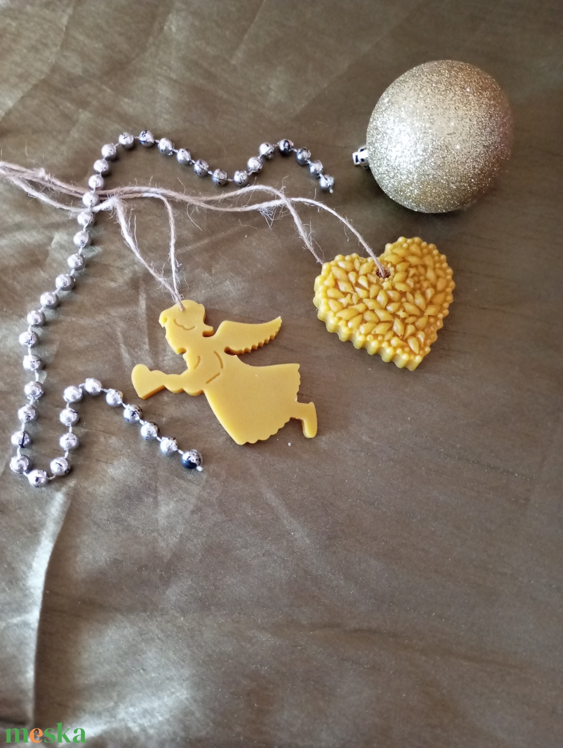 Angyal karácsonyfadísz méhviaszból  - karácsony - karácsonyi lakásdekoráció - karácsonyfadíszek - Meska.hu