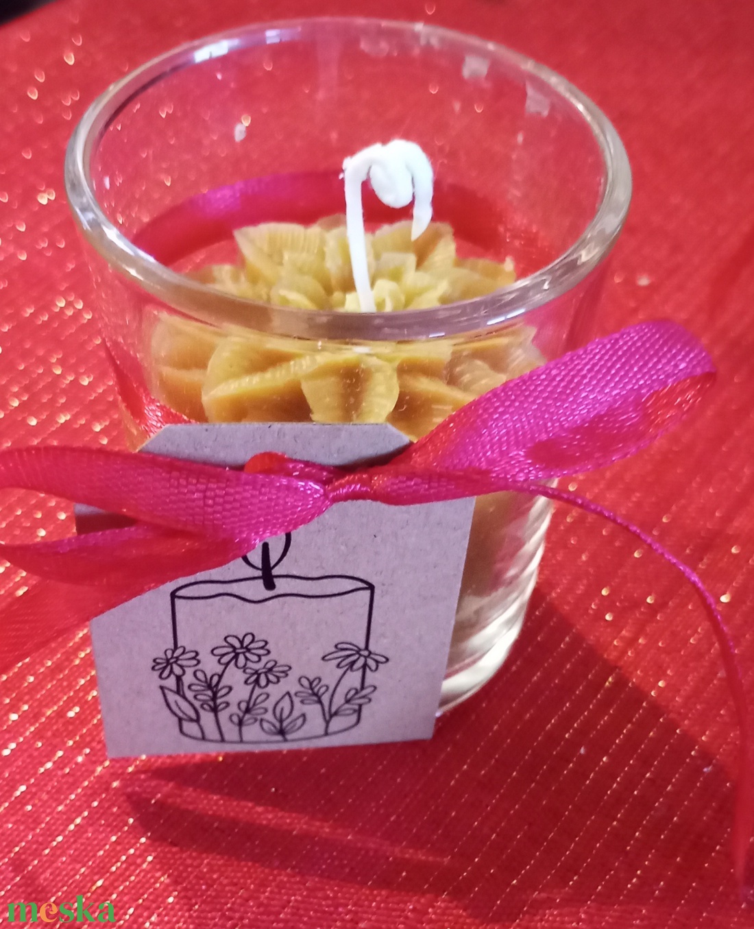 Poharas méhviasz gyertya kis virággal  - otthon & életmód - gyertya, illat, aroma - gyertya - Meska.hu