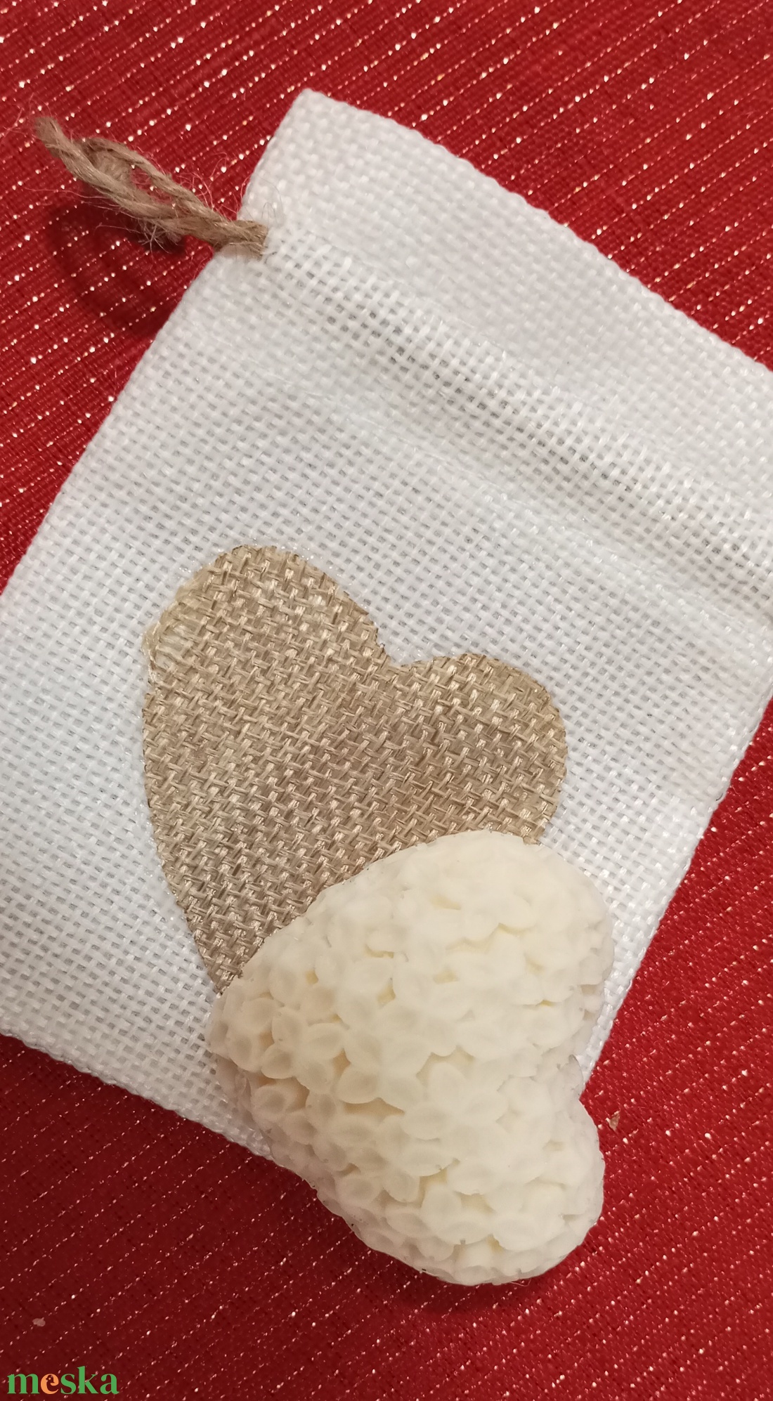 Szívecske formájú virág mintás méhviaszos szappan  - szépségápolás - szappan & fürdés - kézműves szappan - Meska.hu