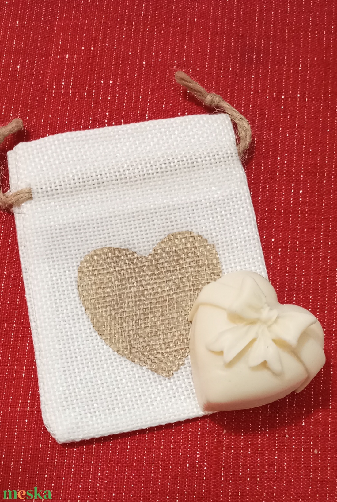 Masnis szív alakú méhviaszos szappan  - szépségápolás - szappan & fürdés - kézműves szappan - Meska.hu