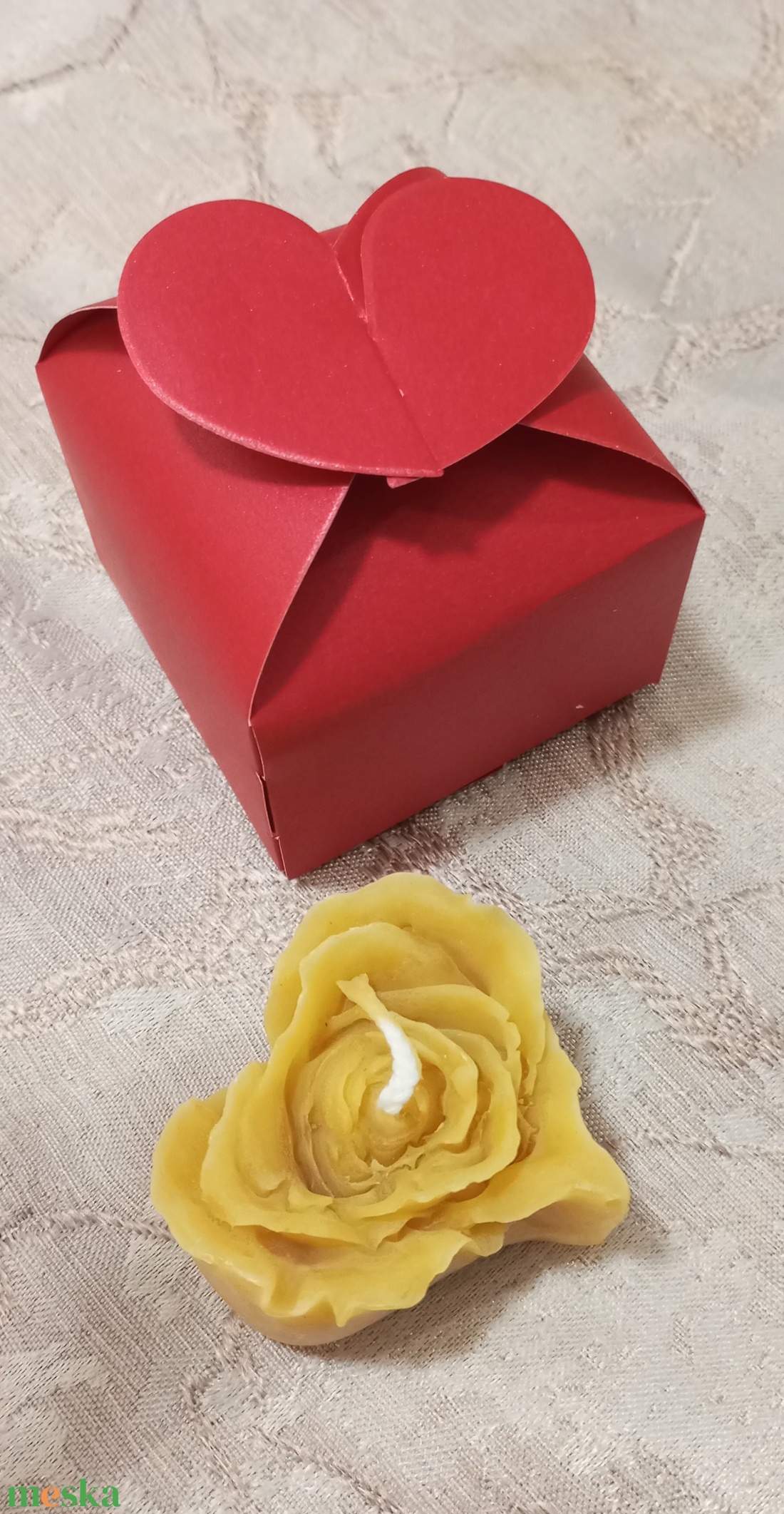 Szív alakú rózsa gyertya méhviaszból  - kellékek & szerszámok - dekorációs kellékek - dekorációs gyertya - Meska.hu