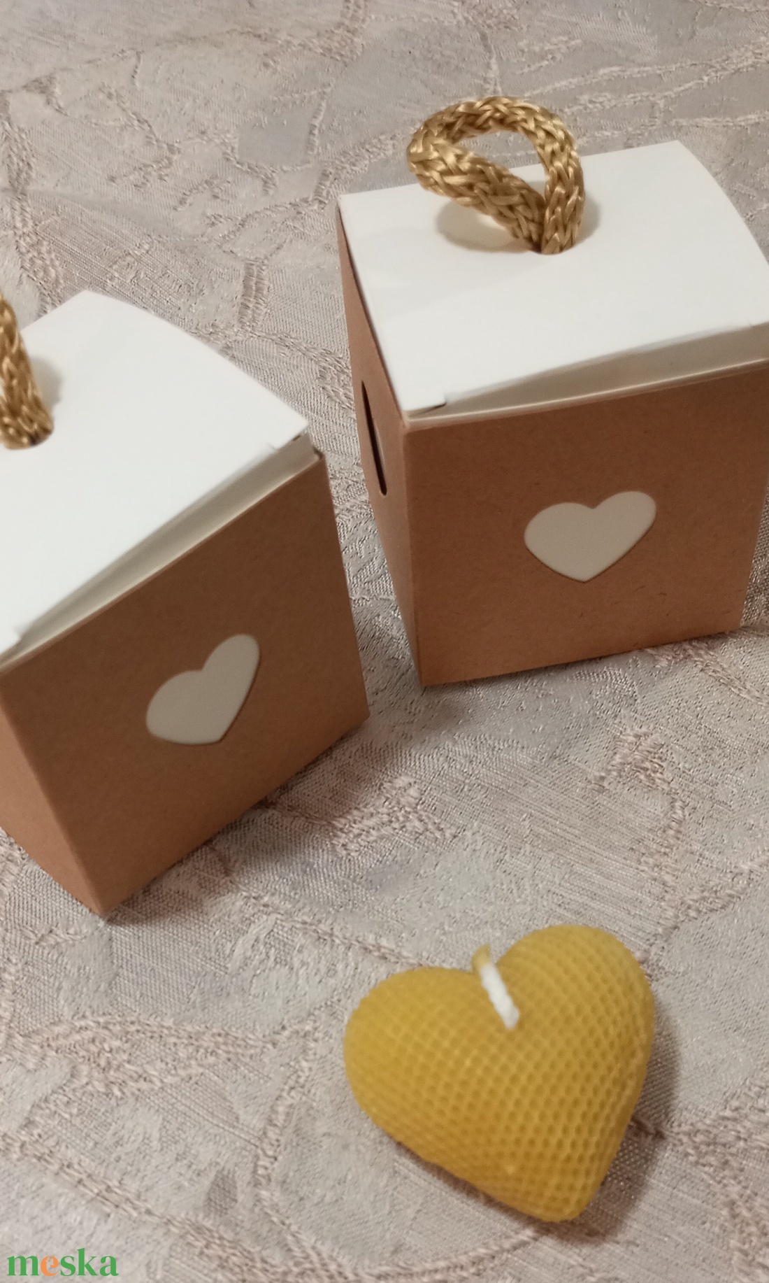 Szív alakú méhviaszos gyertya  - kellékek & szerszámok - dekorációs kellékek - dekorációs gyertya - Meska.hu