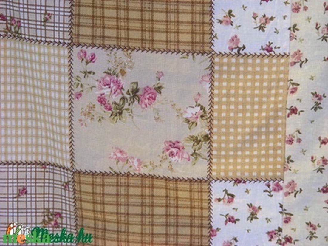 patchworkmintás takaró 2 szál virággal a közepén - otthon & életmód - lakástextil - ágytakaró - Meska.hu patchworkmintás takaró 2 szál virággal a közepén - otthon & életmód - lakástextil - ágytakaró - Meska.hu