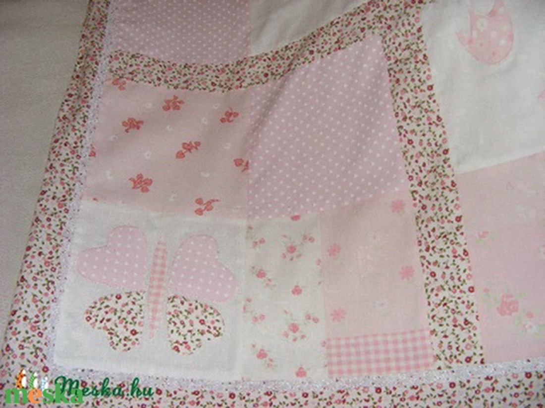 Pasztell rózsaszín patchwork takaró, pihe- puha falvédő - otthon & életmód - babaszoba, gyerekszoba - babatakaró, gyerek pléd - Meska.hu