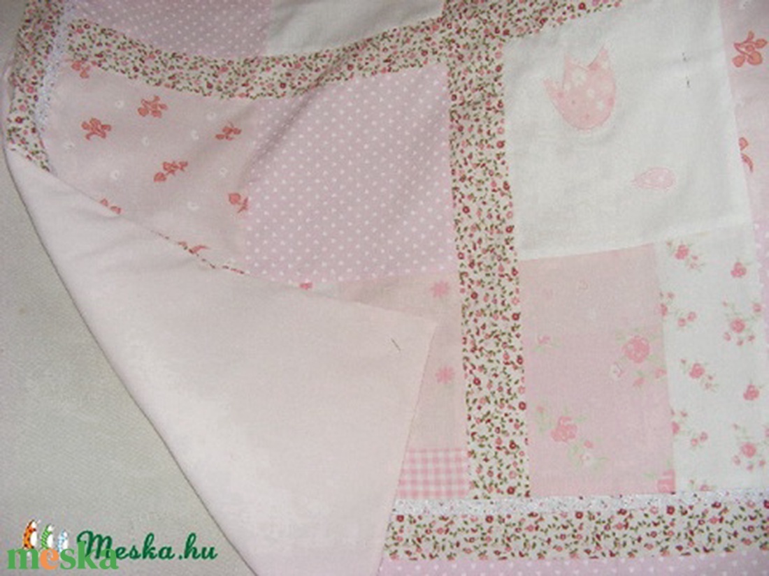 Pasztell rózsaszín patchwork takaró, pihe- puha falvédő - otthon & életmód - babaszoba, gyerekszoba - babatakaró, gyerek pléd - Meska.hu