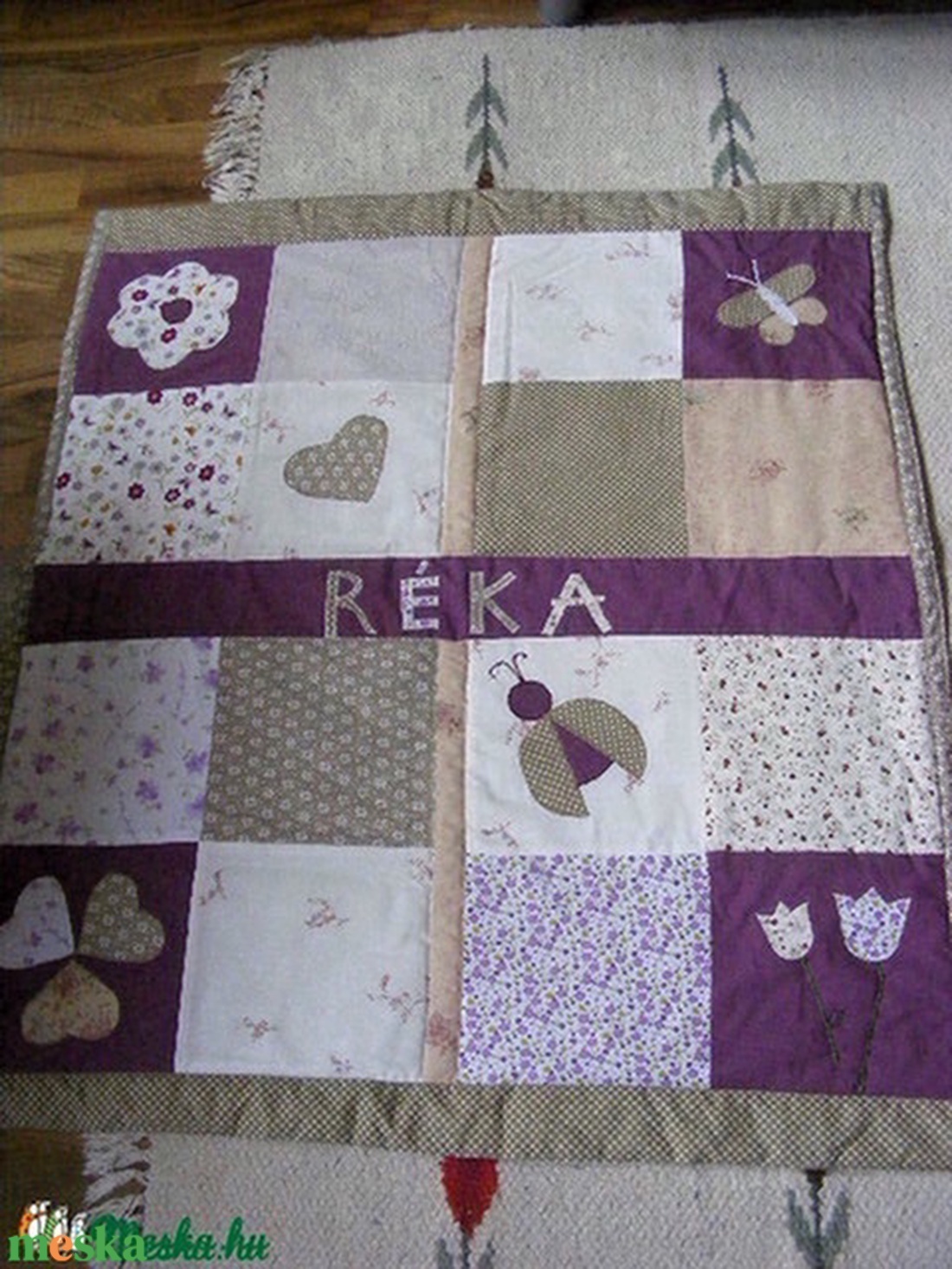 Lilás-drappos patchwork takaró, névre szóló - otthon & életmód - babaszoba, gyerekszoba - Meska.hu