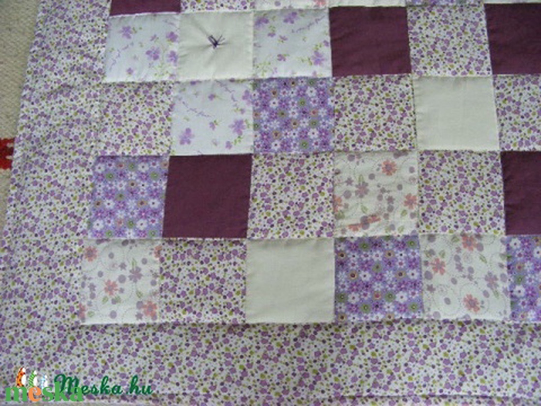 Lila patchwork takaró 11x11cm-es kockákból, falvédőnek is alk. - otthon & életmód - lakástextil - falvédő - Meska.hu