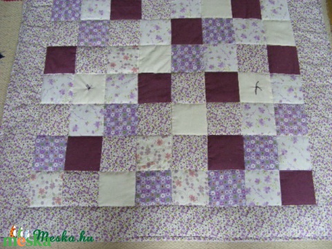 Lila patchwork takaró 11x11cm-es kockákból, falvédőnek is alk. - otthon & életmód - lakástextil - falvédő - Meska.hu