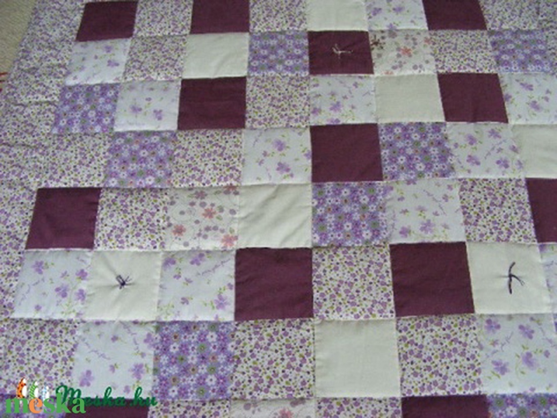 Lila patchwork takaró 11x11cm-es kockákból, falvédőnek is alk. - otthon & életmód - lakástextil - falvédő - Meska.hu