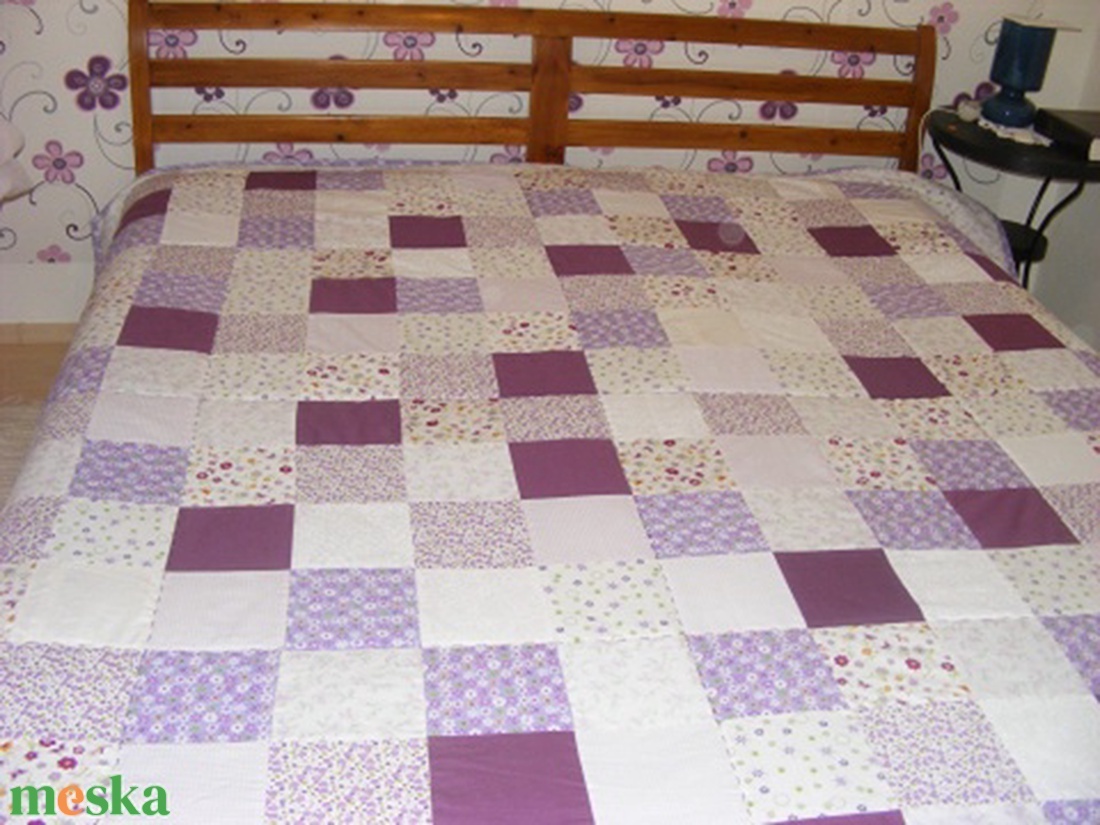 Patchwork takaró, lila-padlizsán, kisvirágos, nagy méretű - otthon & életmód - lakástextil - falvédő - Meska.hu