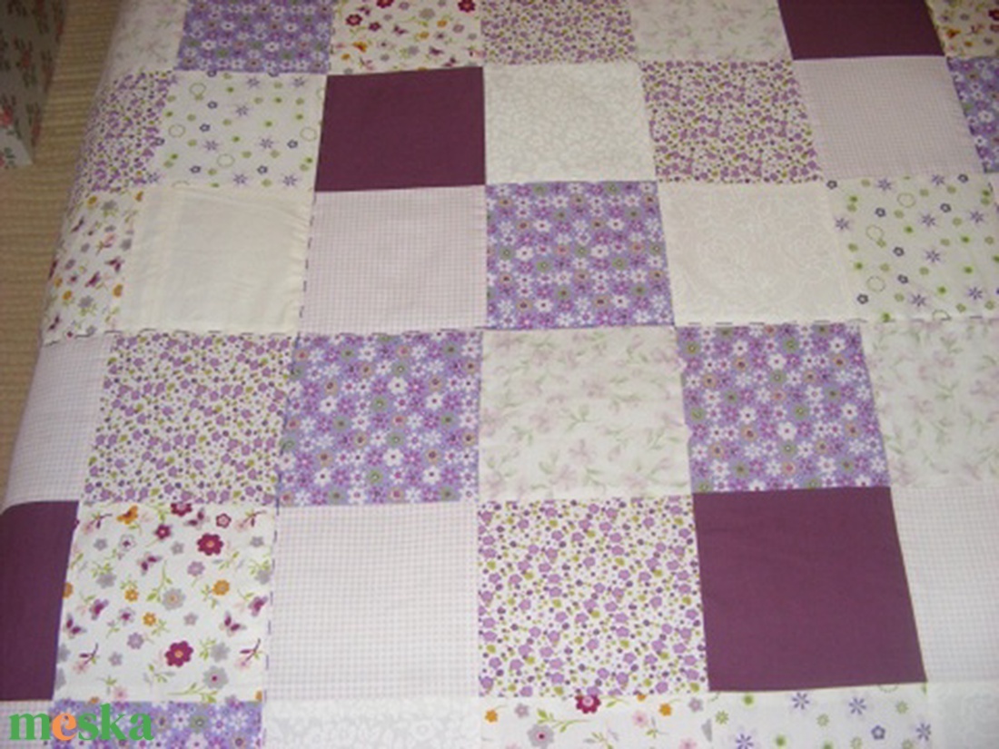 Patchwork takaró, lila-padlizsán, kisvirágos, nagy méretű - otthon & életmód - lakástextil - falvédő - Meska.hu