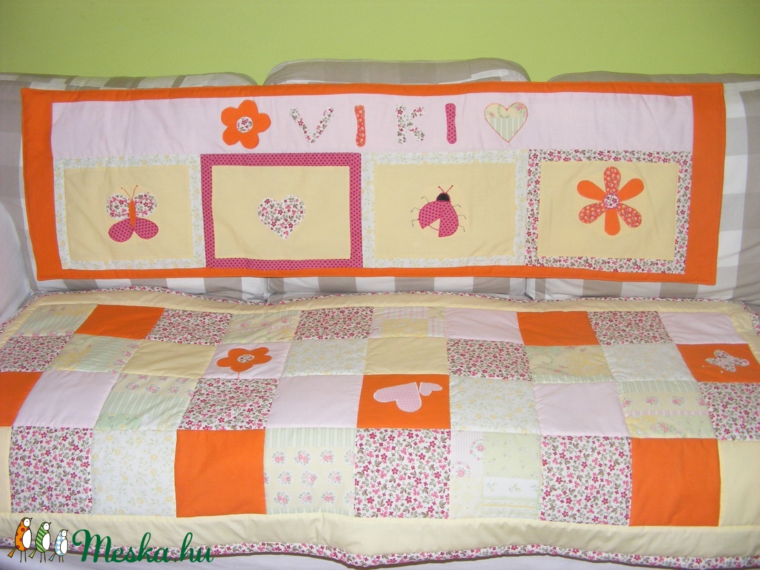 Patchwork takaró, falvédő virágokkal, pillangókkal névre szóló - otthon & lakás - lakástextil - falvédő - Meska.hu Patchwork takaró, falvédő virágokkal, pillangókkal névre szóló - otthon & lakás - lakástextil - falvédő - Meska.hu