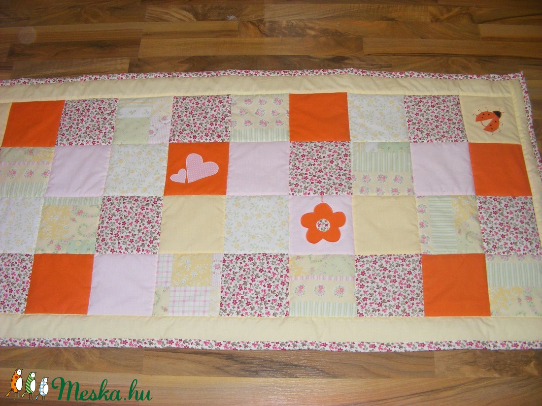 Patchwork takaró, falvédő virágokkal, pillangókkal névre szóló - otthon & lakás - lakástextil - falvédő - Meska.hu Patchwork takaró, falvédő virágokkal, pillangókkal névre szóló - otthon & lakás - lakástextil - falvédő - Meska.hu