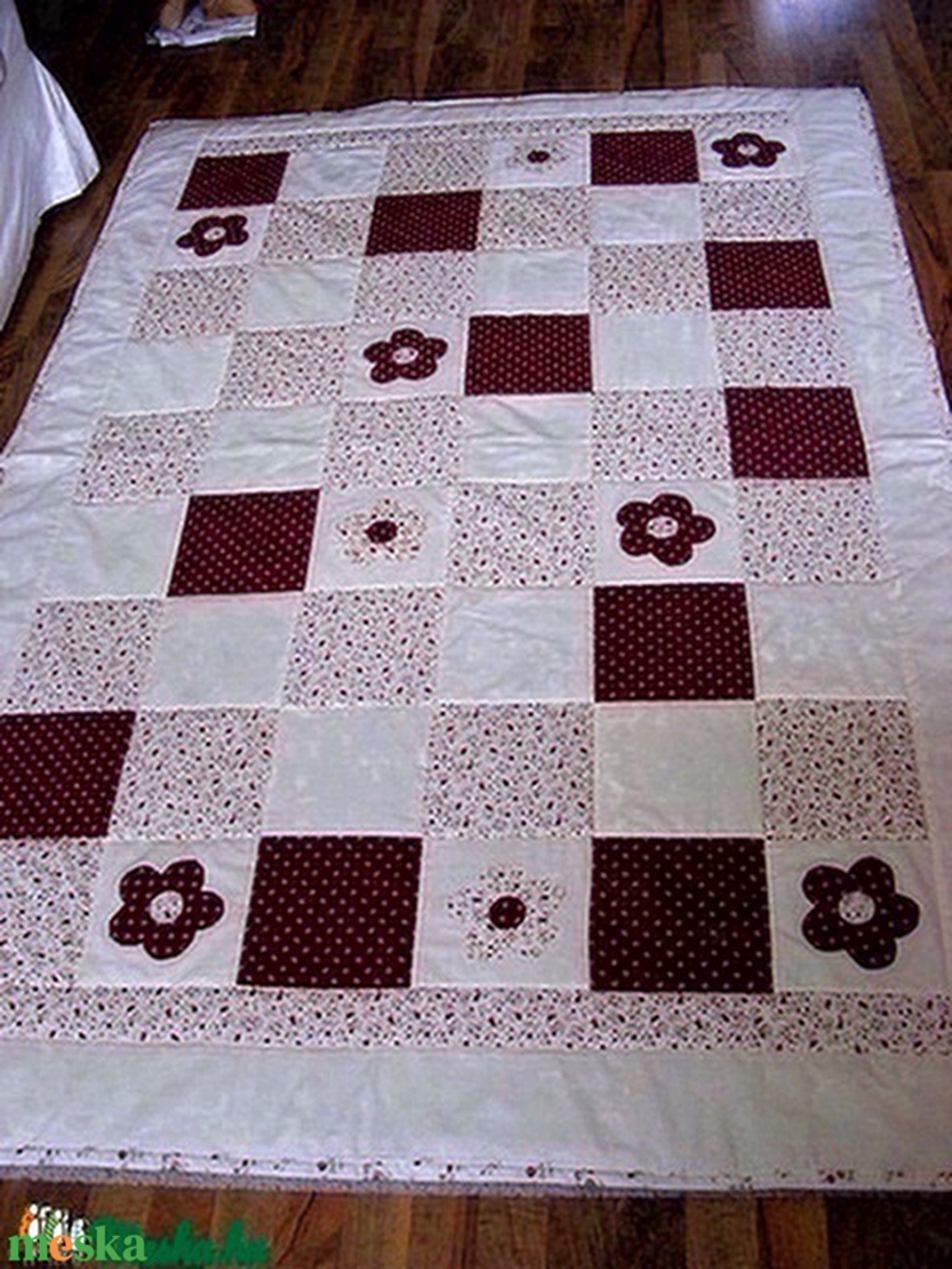 patchwork takaró apró kockákból, virág diszítéssel - otthon & életmód - lakástextil - ágytakaró - Meska.hu patchwork takaró apró kockákból, virág diszítéssel - otthon & életmód - lakástextil - ágytakaró - Meska.hu