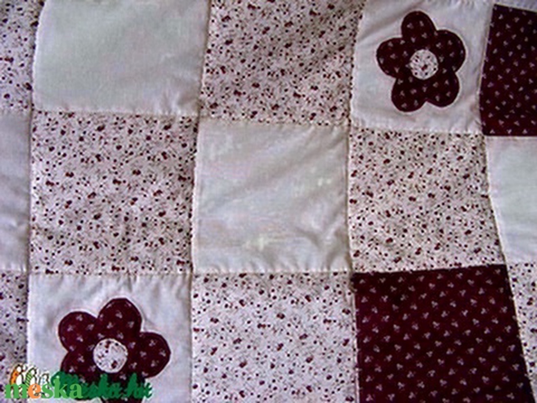 patchwork takaró apró kockákból, virág diszítéssel - otthon & lakás - lakástextil - felnőtt takaró, pléd - Meska.hu