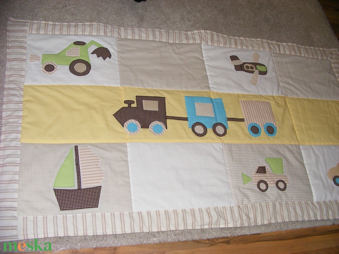 patchwork takaró, falvédő járművekkel, traktor, repülő - otthon & lakás - babaszoba, gyerekszoba - falvédő gyerekszobába - Meska.hu