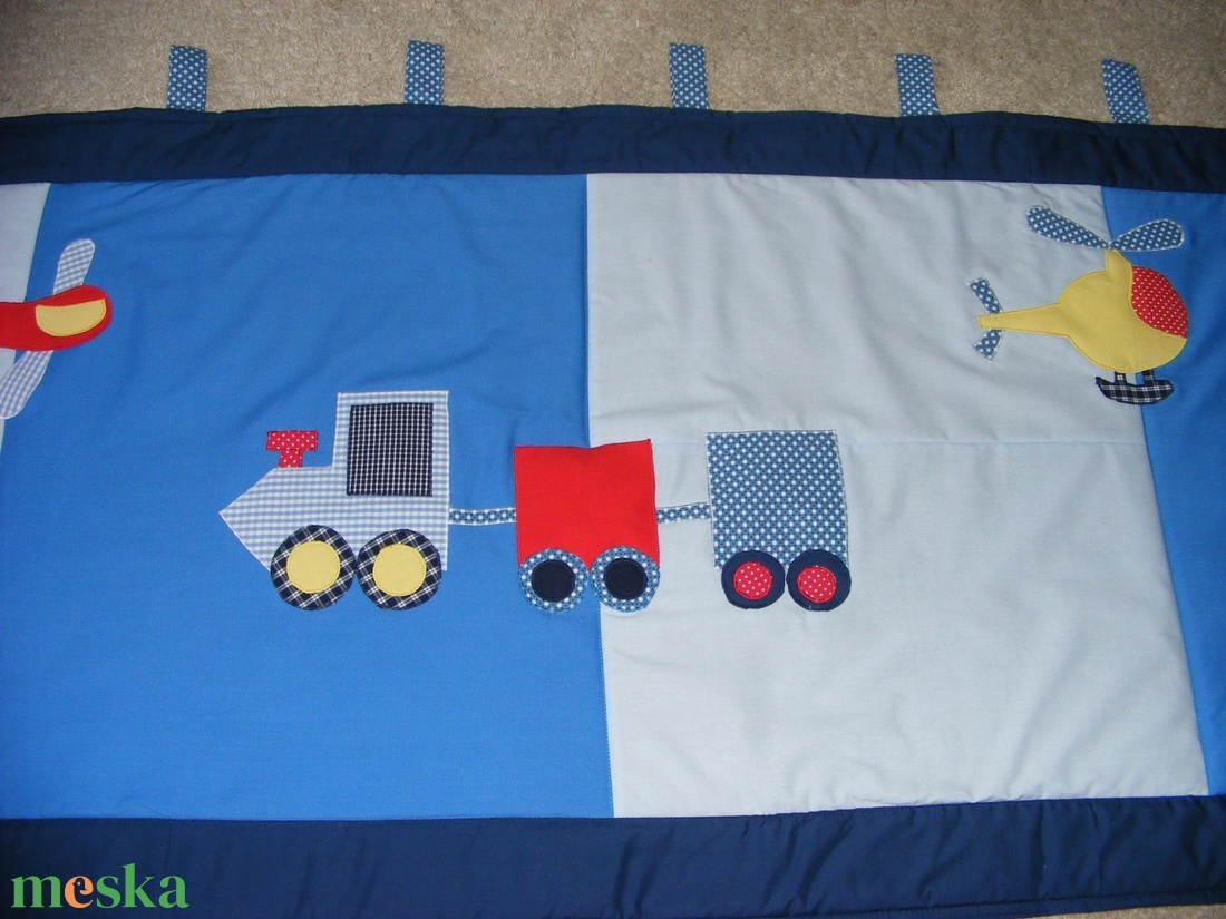 Járműves patchwork falvédő, takaró járművekkel kék - otthon & életmód - babaszoba, gyerekszoba - babatakaró, gyerek pléd - Meska.hu