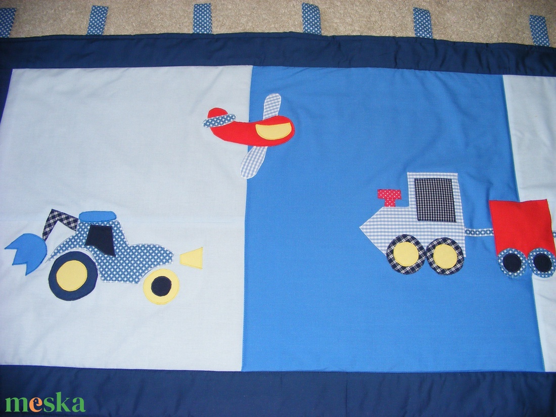 Járműves patchwork falvédő, takaró járművekkel kék - otthon & életmód - babaszoba, gyerekszoba - babatakaró, gyerek pléd - Meska.hu