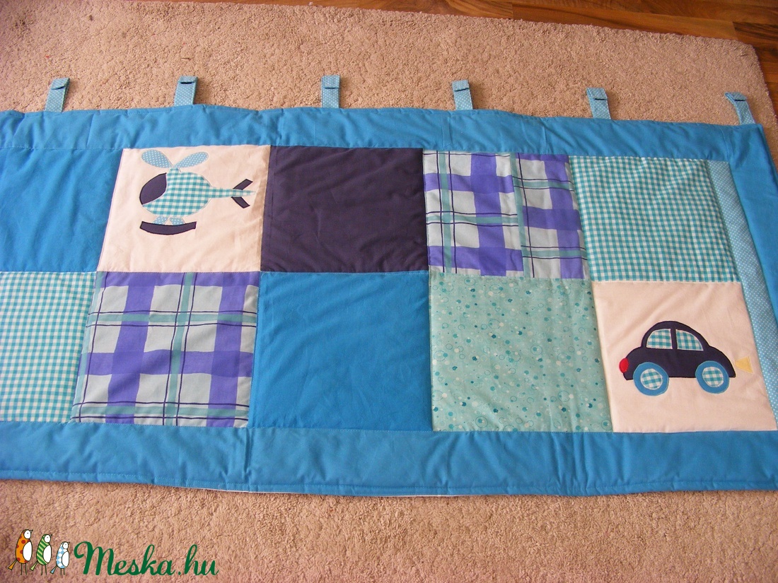 patchwork falvédő járművekkel kék - otthon & életmód - babaszoba, gyerekszoba - falvédő gyerekszobába - Meska.hu