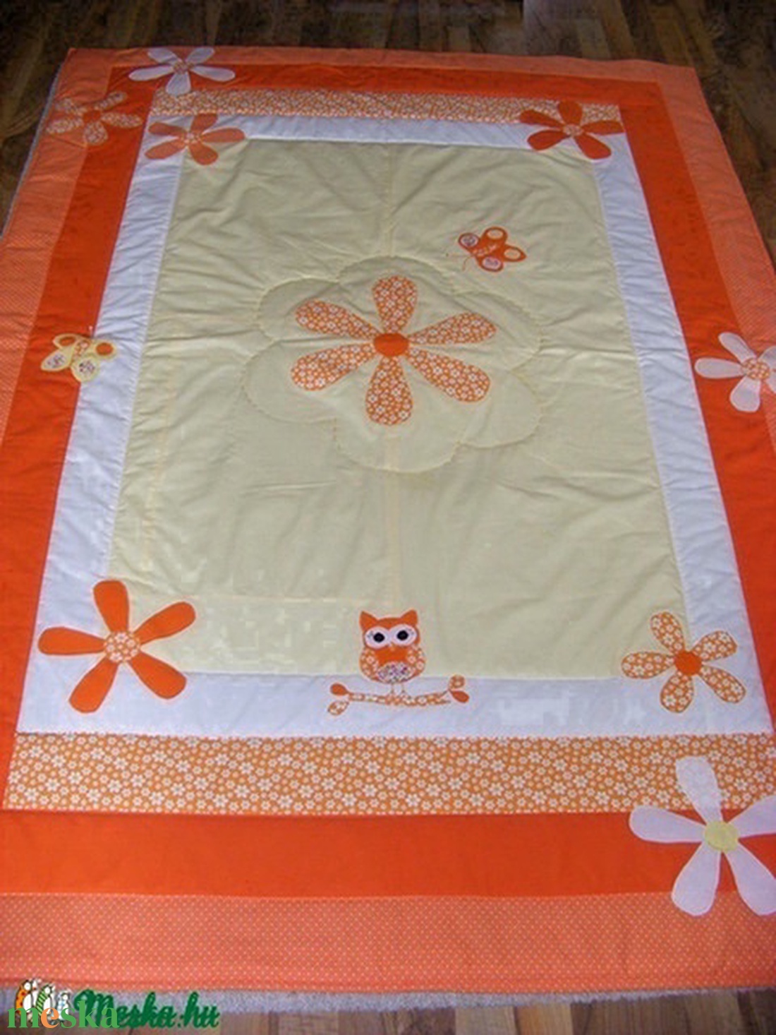 Narancssárga patchwork falvédő, takaró bagoly és virág applikációval - otthon & életmód - babaszoba, gyerekszoba - falvédő gyerekszobába - Meska.hu Narancssárga patchwork falvédő, takaró bagoly és virág applikációval - otthon & életmód - babaszoba, gyerekszoba - falvédő gyerekszobába - Meska.hu