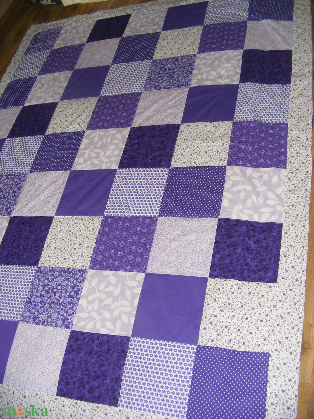 Patchwork falvédő, lila-padlizsán, kisvirágos, - otthon & életmód - lakástextil - falvédő - Meska.hu