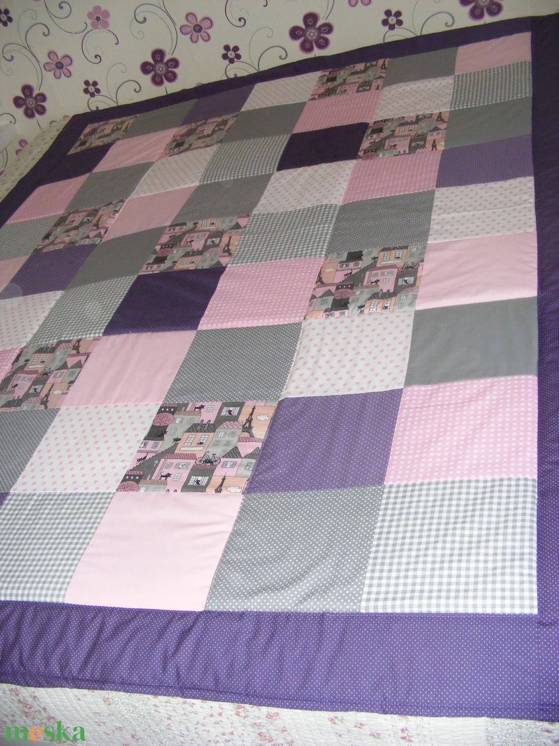 Patchwork takaró, lila-padlizsán, kisvirágos, nagy méretű - otthon & életmód - lakástextil - ágytakaró - Meska.hu Patchwork takaró, lila-padlizsán, kisvirágos, nagy méretű - otthon & életmód - lakástextil - ágytakaró - Meska.hu