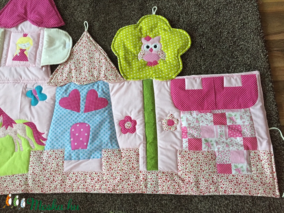 Palotás patchwork falvédő - otthon & életmód - babaszoba, gyerekszoba - falvédő gyerekszobába - Meska.hu Palotás patchwork falvédő - otthon & életmód - babaszoba, gyerekszoba - falvédő gyerekszobába - Meska.hu
