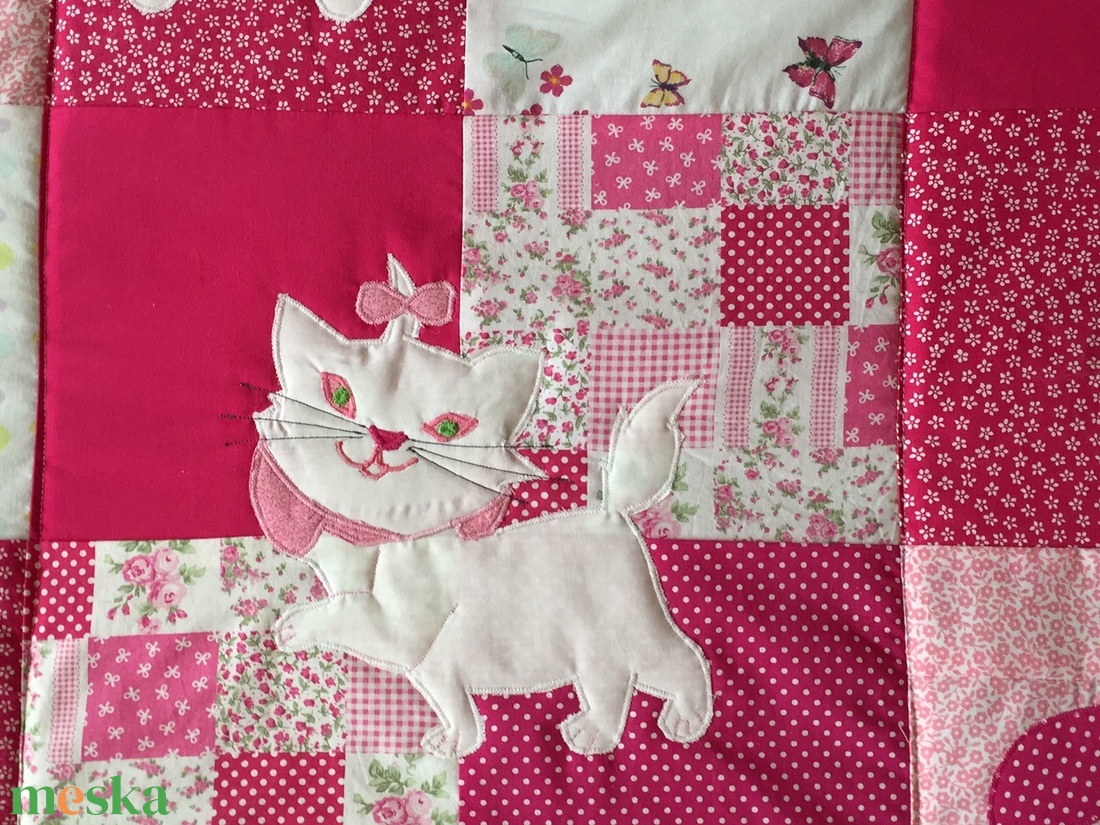  Patchwork falvédő, takaró virág, katica,cica díszítéssel  - otthon & életmód - lakástextil - ágytakaró - Meska.hu