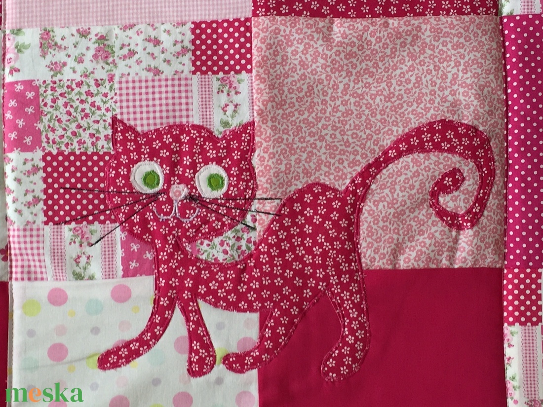  Patchwork falvédő, takaró virág, katica,cica díszítéssel  - otthon & életmód - lakástextil - ágytakaró - Meska.hu