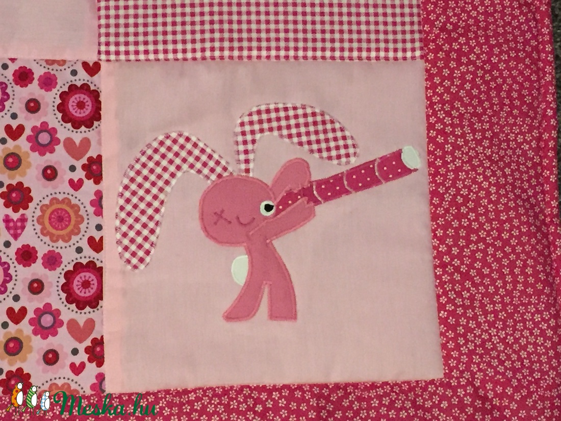 patchwork falvédő,takaró, falvédő, Peppa malac, és Kockás fülű nyúl - otthon & lakás - lakástextil - falvédő - Meska.hu patchwork falvédő,takaró, falvédő, Peppa malac, és Kockás fülű nyúl - otthon & lakás - lakástextil - falvédő - Meska.hu