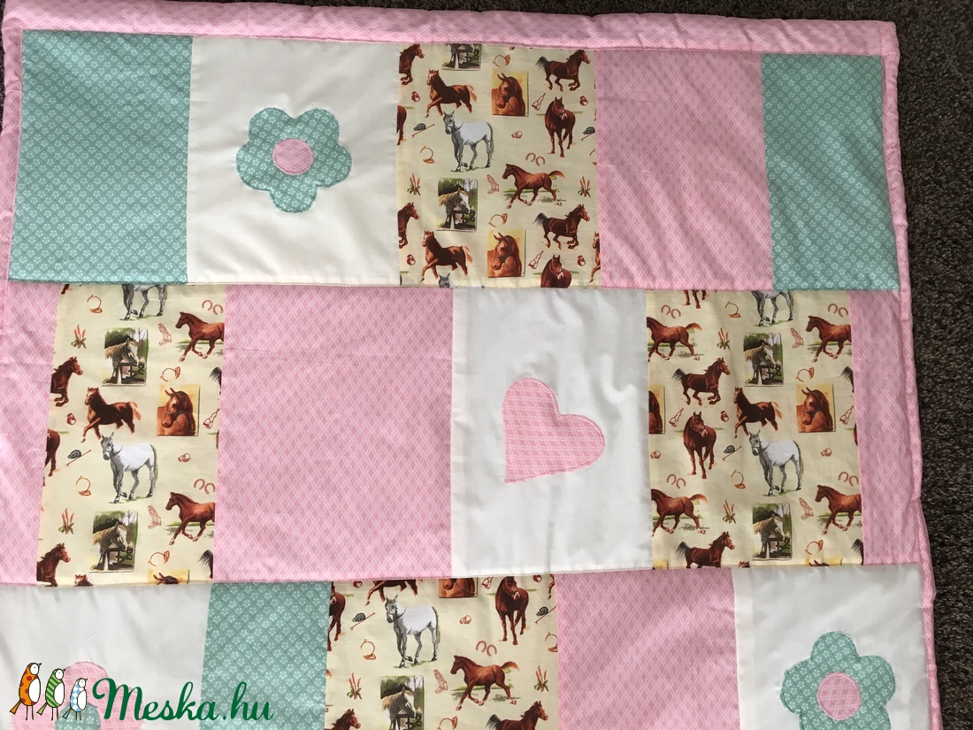 Patchwork falvédő, takaró ló, lovacska mintával - otthon & lakás - lakástextil - falvédő - Meska.hu Patchwork falvédő, takaró ló, lovacska mintával - otthon & lakás - lakástextil - falvédő - Meska.hu